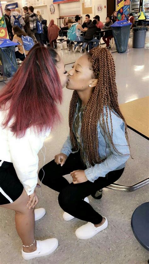 black kissing lesbian|Masterpiece : r/BlackGirlsKissing .